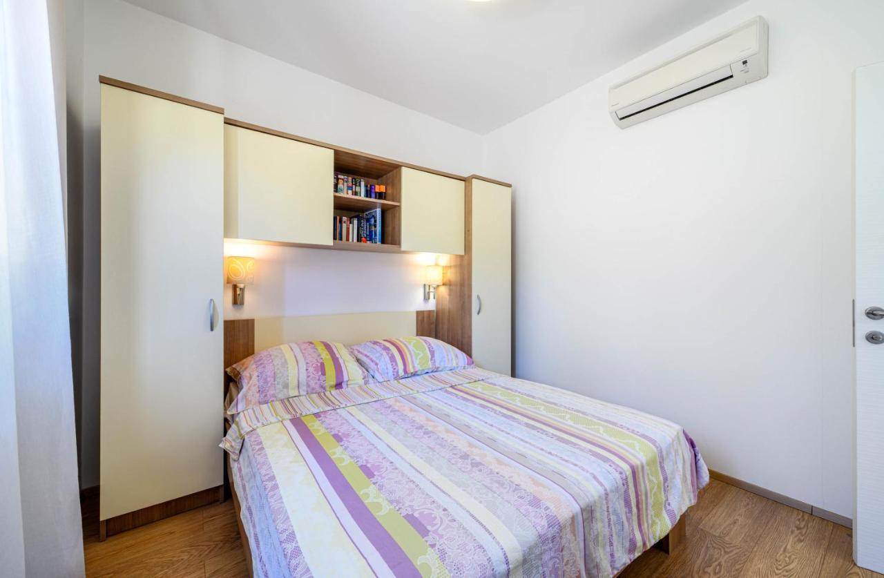 Sibenik Boats Apartamento Raslina Exterior foto
